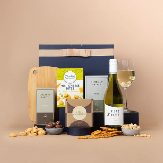 Cheeseboard and Nibbles Hamper