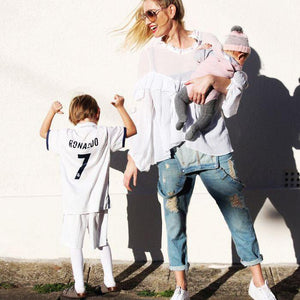 How to stay in touch with friends who don't have kids